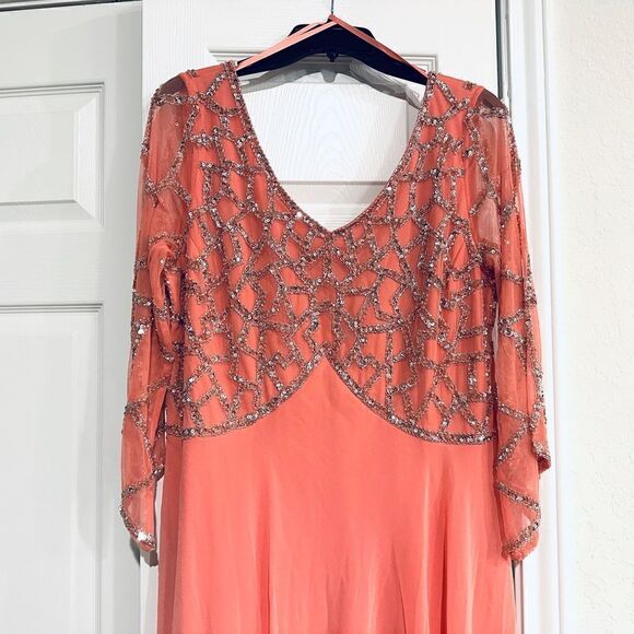 J Kara Women's 3/4 Sleeve Geo Beaded Gown - Picture 5 of 10